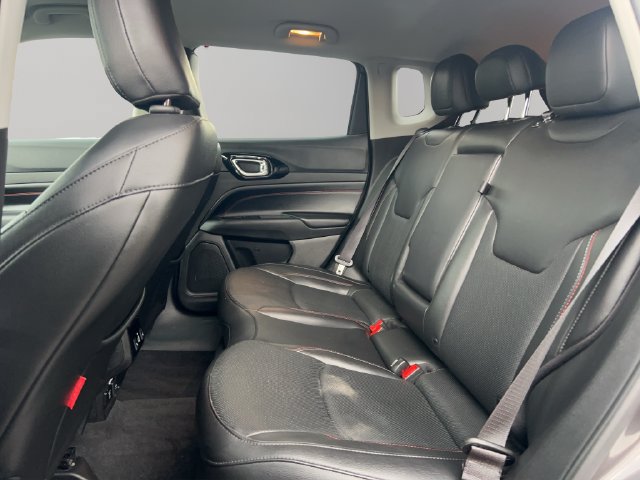 Used 2022 Jeep Compass Trailhawk w/ Trailhawk Elite Group AWD/4WD image 18