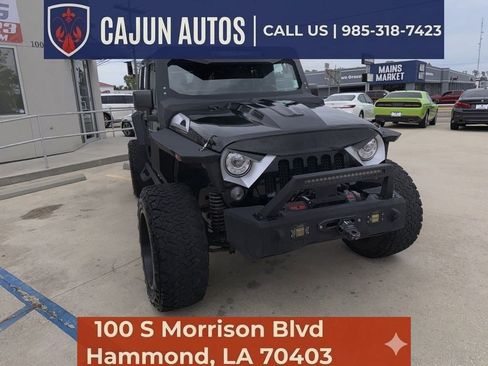 Used 2018 Jeep Wrangler Unlimited Sahara AWD/4WD image 3