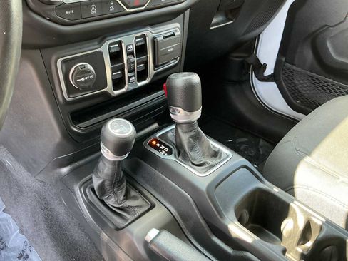 Used 2023 Jeep Wrangler Unlimited Sport AWD/4WD image 21