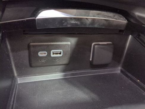 Used 2023 Buick Envision Essence image 30