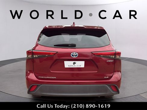 Used 2020 Toyota Highlander XLE image 12