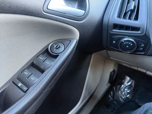 Used 2013 Ford Focus SE image 20