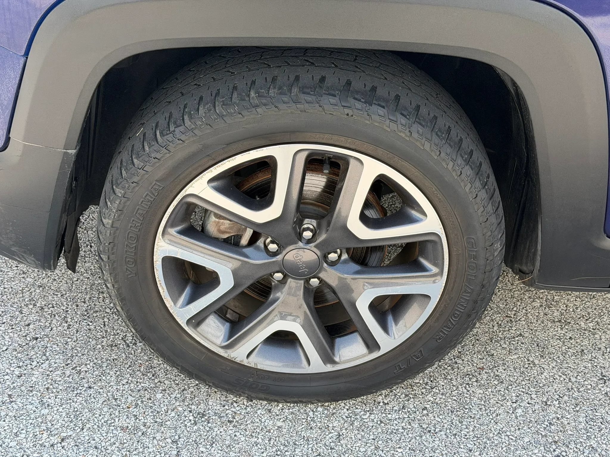 Used 2018 Jeep Renegade Latitude FWD image 9