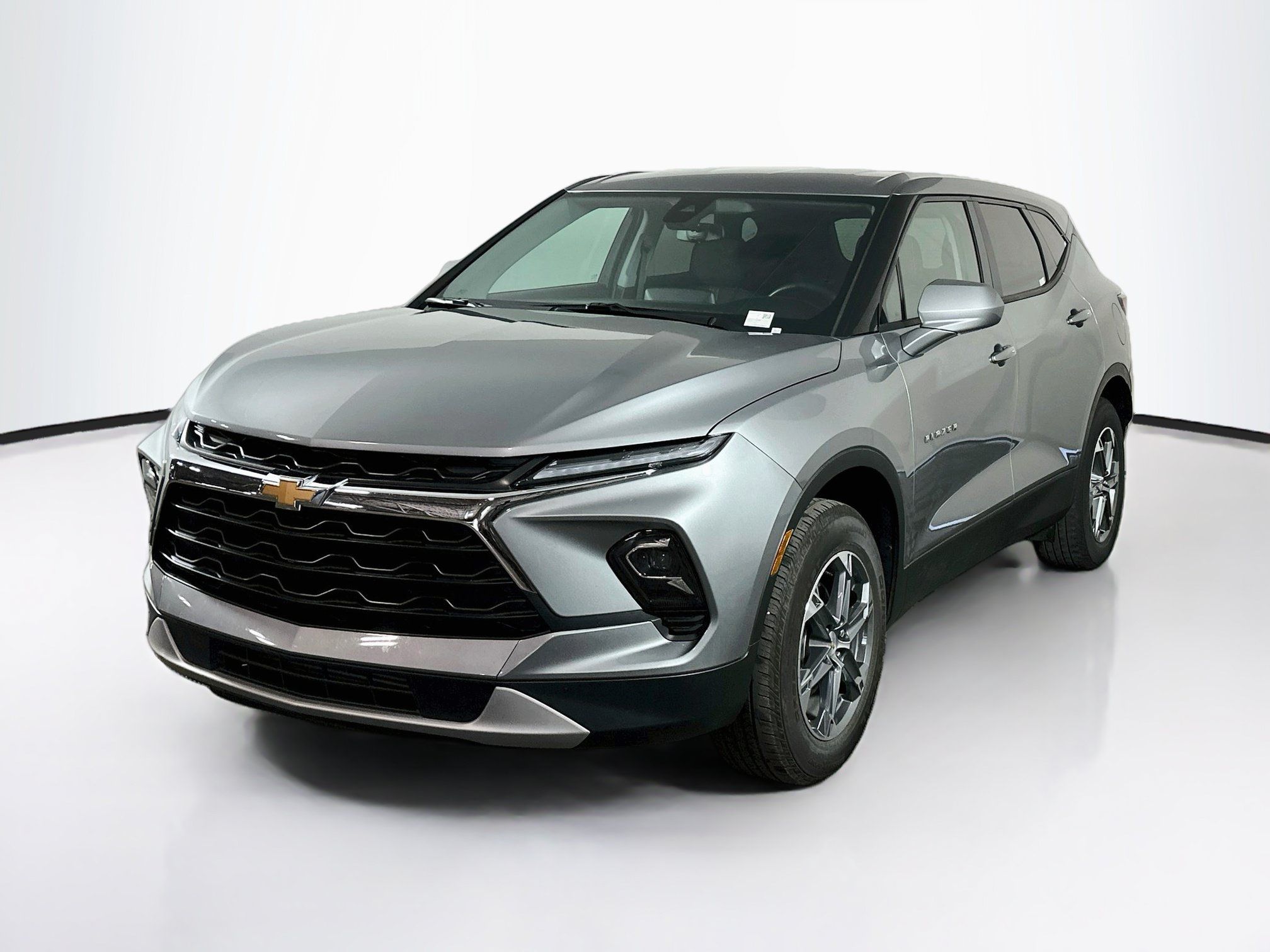 Used 2026 Chevrolet Blazer LT FWD image 3