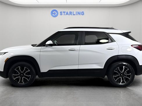 Used 2023 Chevrolet TrailBlazer ACTIV w/ Sun and Liftgate Package image 3