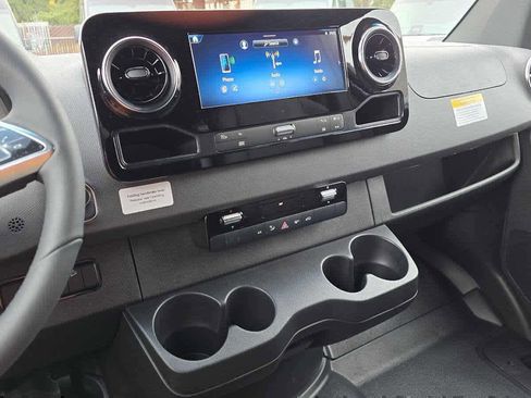 New 2026 Mercedes-Benz Sprinter 2500 image 28