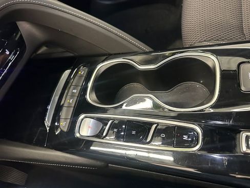 Used 2023 Buick Envision Preferred image 28