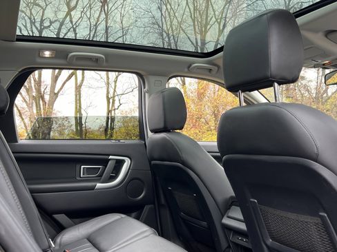 Used 2018 Land Rover Discovery Sport HSE image 21