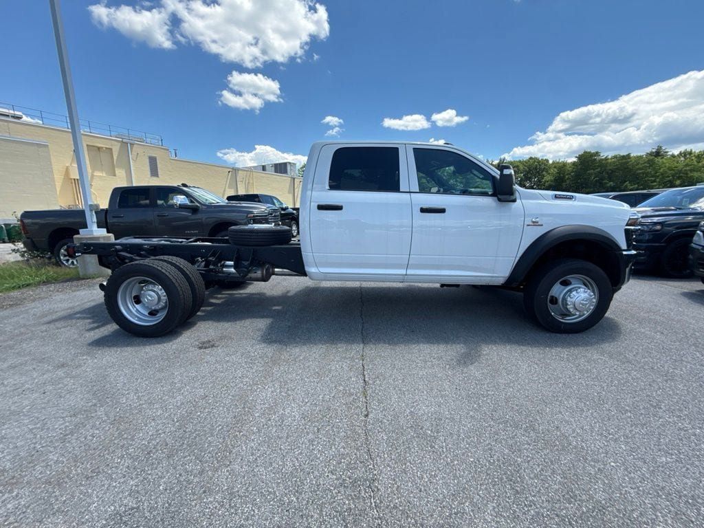 New 2026 RAM 5500 Tradesman w/ Chrome Appearance Group AWD/4WD image 6
