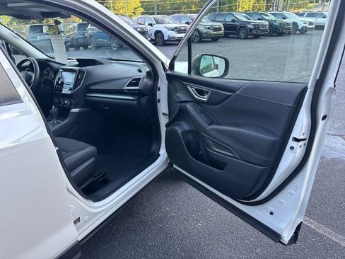 Certified 2022 Subaru Forester Premium AWD/4WD image 41