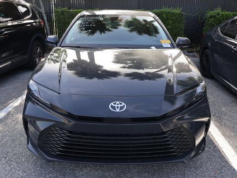 Used 2026 Toyota Camry LE FWD image 5