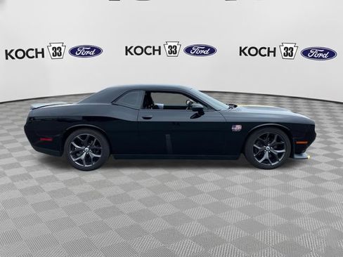 Used 2019 Dodge Challenger R/T RWD image 9