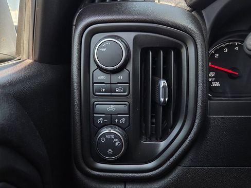 Used 2022 Chevrolet Silverado 1500 W/T AWD/4WD image 25