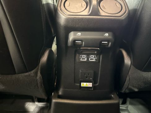 Used 2020 Jeep Wrangler Unlimited Sahara AWD/4WD image 21