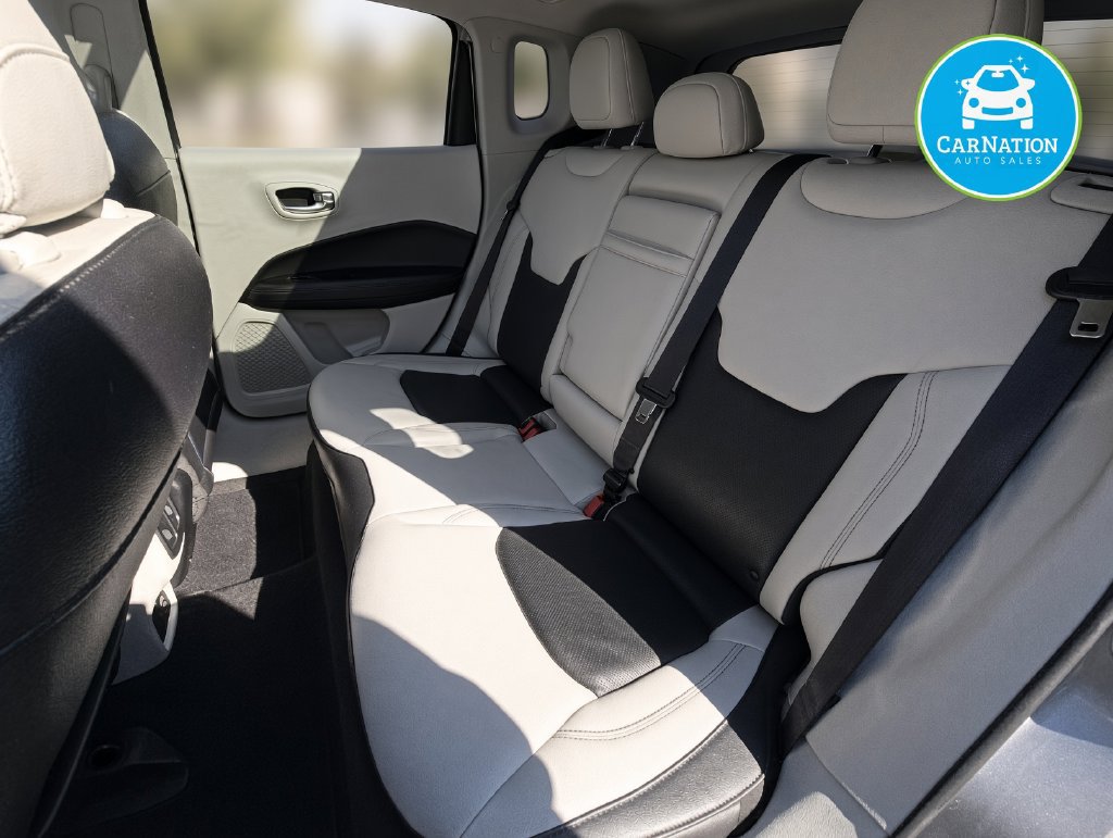 Used 2018 Jeep Compass Limited w/ Navigation Group AWD/4WD image 10
