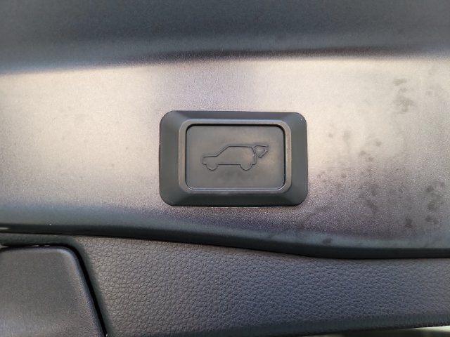 Used 2019 Toyota RAV4 XLE FWD image 12