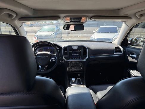 Used 2019 Chrysler 300 Limited w/ Safetytec Plus Group image 16