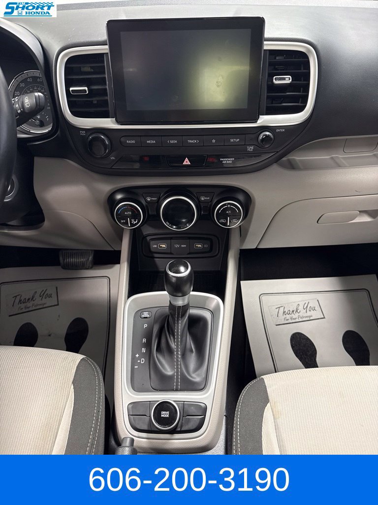 Used 2022 Hyundai Venue SEL FWD image 17