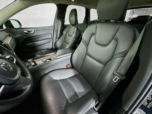 Used 2024 Volvo XC60 B5 Plus image 13