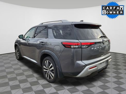 Certified 2022 Nissan Pathfinder Platinum image 3