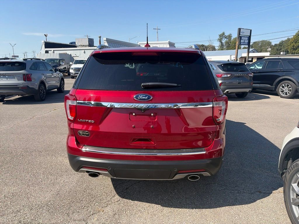 Used 2018 Ford Explorer Limited w/ Equipment Group 301A FWD image 5