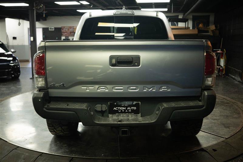 Used 2017 Toyota Tacoma Limited w/ Tow Package AWD/4WD image 6