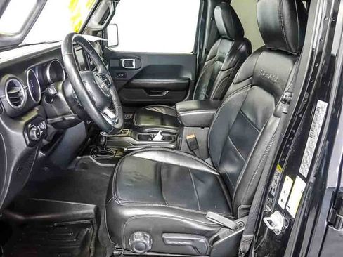 Used 2018 Jeep Wrangler Unlimited Sahara AWD/4WD image 12