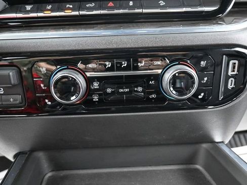 Used 2024 Chevrolet Silverado 2500 LTZ w/ LTZ Convenience Package image 23