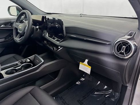New 2026 Chevrolet Equinox LT w/ Convenience Package II FWD image 29