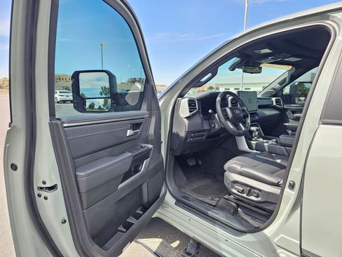 Used 2024 Toyota Tundra Platinum AWD/4WD image 17