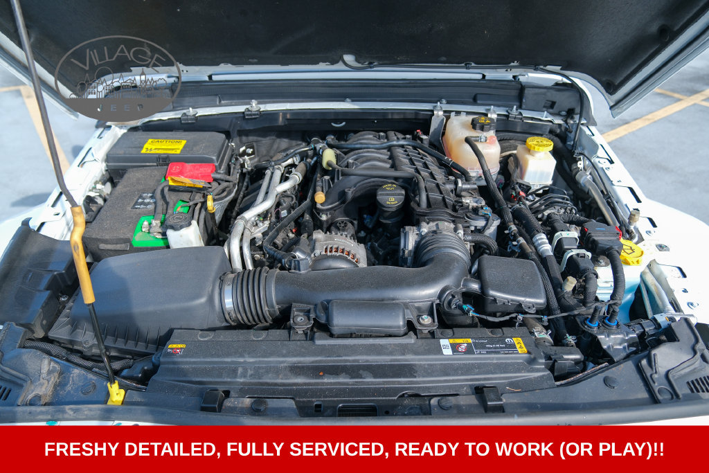 Used 2022 Jeep Gladiator Sport AWD/4WD image 11