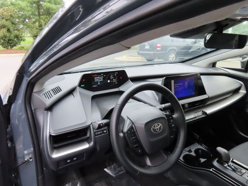 Used 2024 Toyota Prius LE image 12