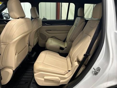 Used 2023 Jeep Grand Cherokee L Limited AWD/4WD image 17