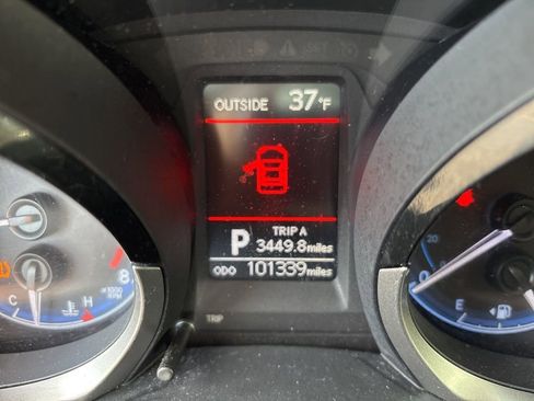 Used 2014 Toyota Corolla S image 12