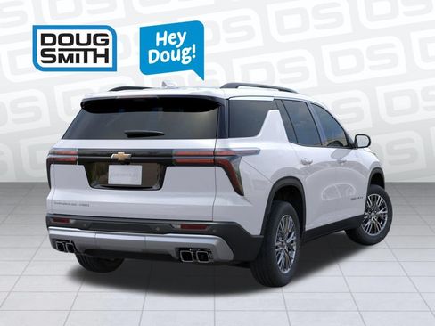 New 2026 Chevrolet Traverse LT w/ Driver Confidence Package AWD/4WD image 4