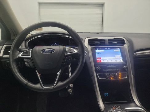 Used 2019 Ford Fusion SE w/ Equipment Group 151A FWD image 22