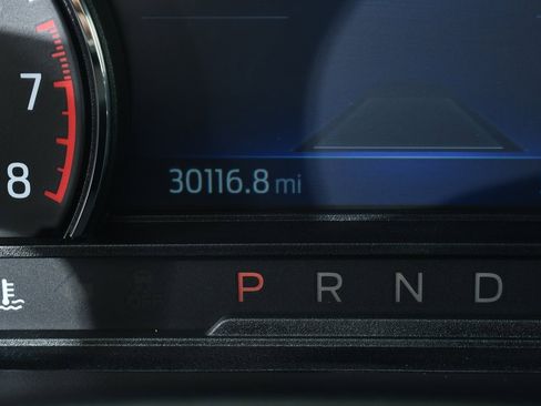 Used 2022 Ford Explorer XLT w/ Equipment Group 202A image 28