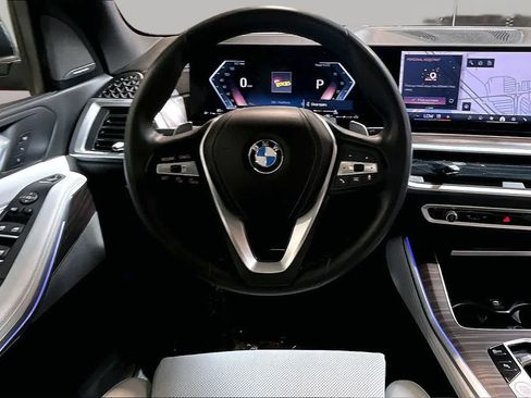 Used 2024 BMW X5 xDrive40i w/ Premium Package AWD/4WD image 6