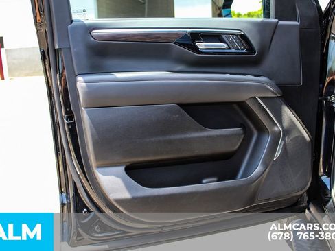 Used 2025 Chevrolet Suburban Z71 AWD/4WD image 39