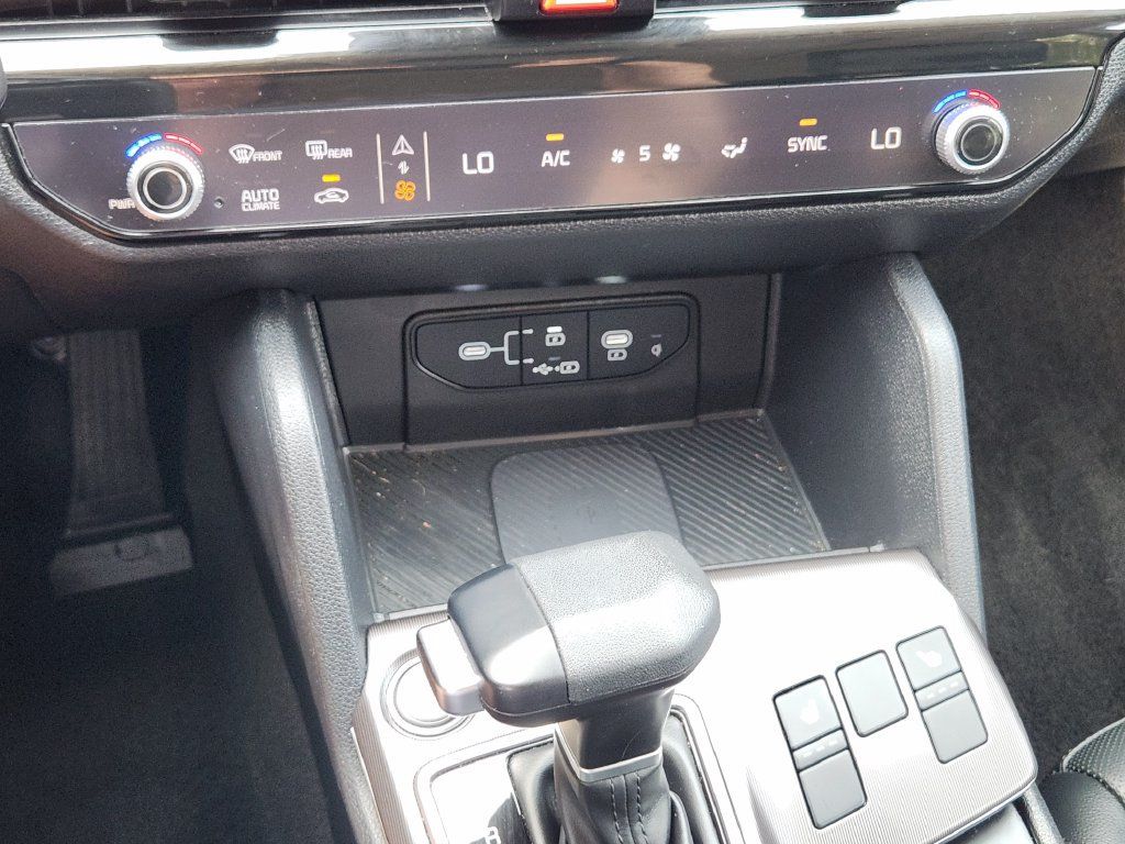 Certified 2026 Kia Sportage EX w/ EX Panorama Roof Package FWD image 21