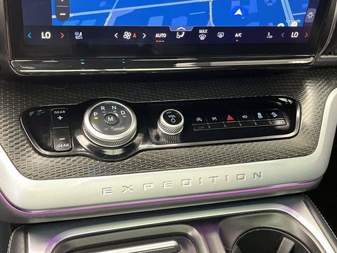 Certified 2025 Ford Expedition Max Platinum w/ Stealth Appearance Package AWD/4WD image 27