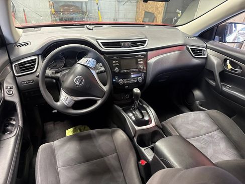 Used 2015 Nissan Rogue SV FWD image 23