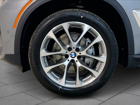 New 2026 BMW X5 xDrive40i w/ Premium Package image 11