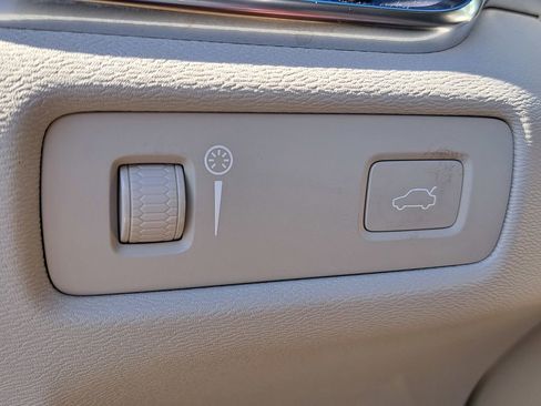 Used 2019 Volvo S60 T5 Momentum w/ Premium Package image 10