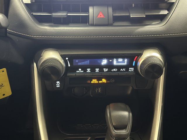 Used 2023 Toyota RAV4 LE FWD image 32