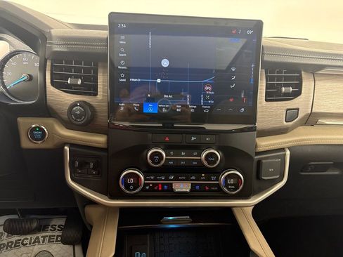 Used 2023 Ford Expedition Max Limited AWD/4WD image 30