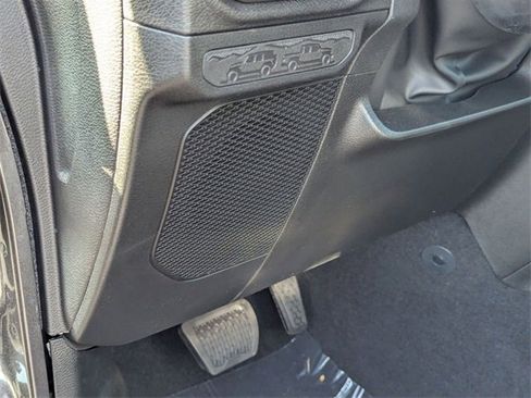 New 2025 Jeep Gladiator Sport image 17