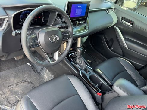 Certified 2023 Toyota Corolla Cross XLE w/ Convenience Package FWD image 18
