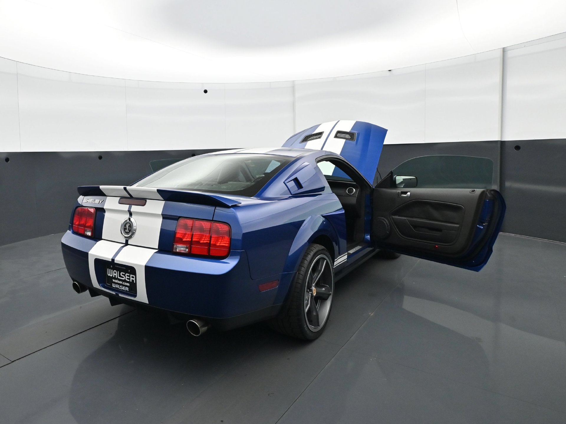 Used 2007 Ford Mustang Shelby GT500 RWD image 32