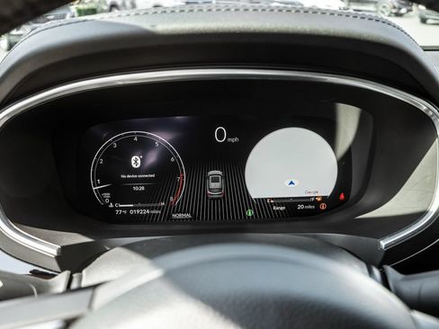 Used 2025 Acura MDX SH-AWD w/ Technology Package image 14
